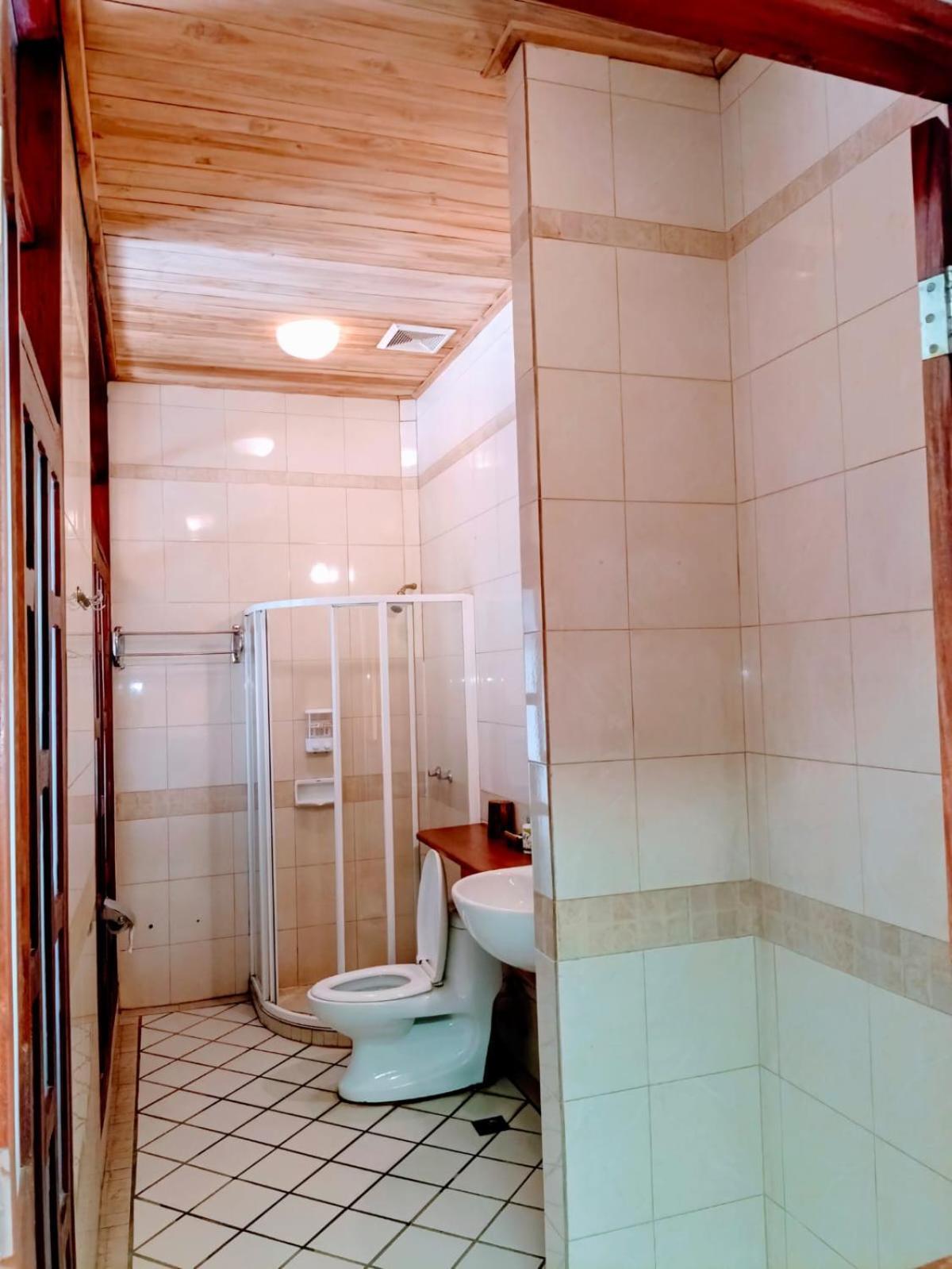 Ireenkevin Guesthouse Luang Prabang Exterior photo